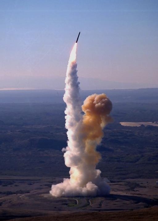 MX Peacekleeper Missile